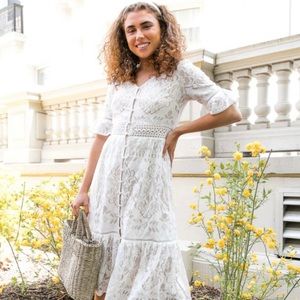 Ivy City Co - Monroe Lace Midi Dress in Small